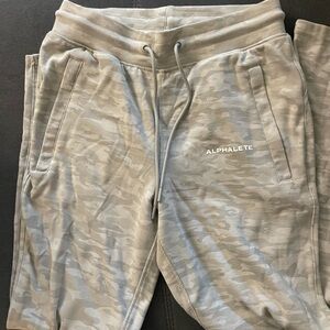 Alphalete Women’s Camo Joggers